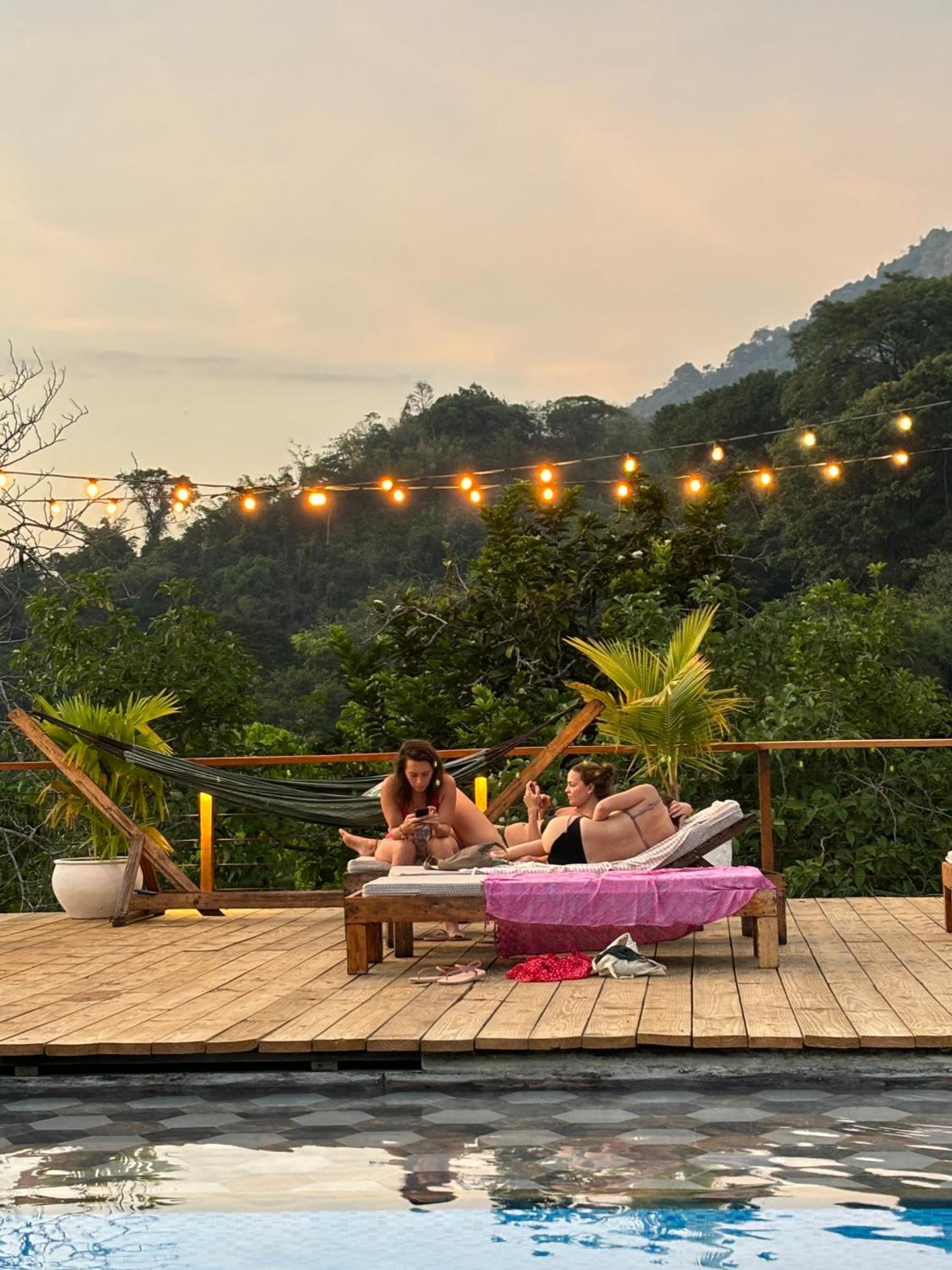 La Veranda Hotel & Restaurant Минка Экстерьер фото