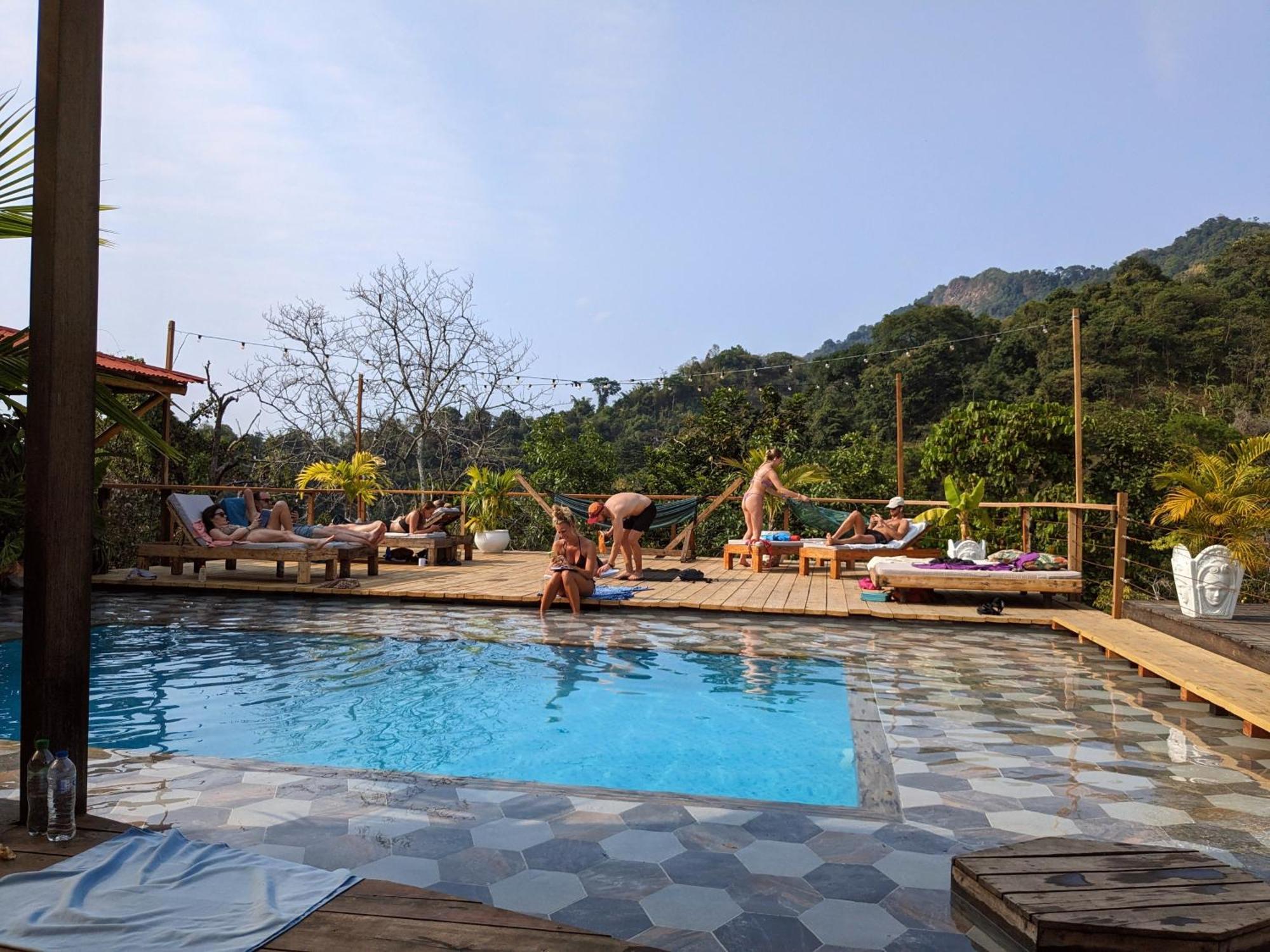 La Veranda Hotel & Restaurant Минка Экстерьер фото