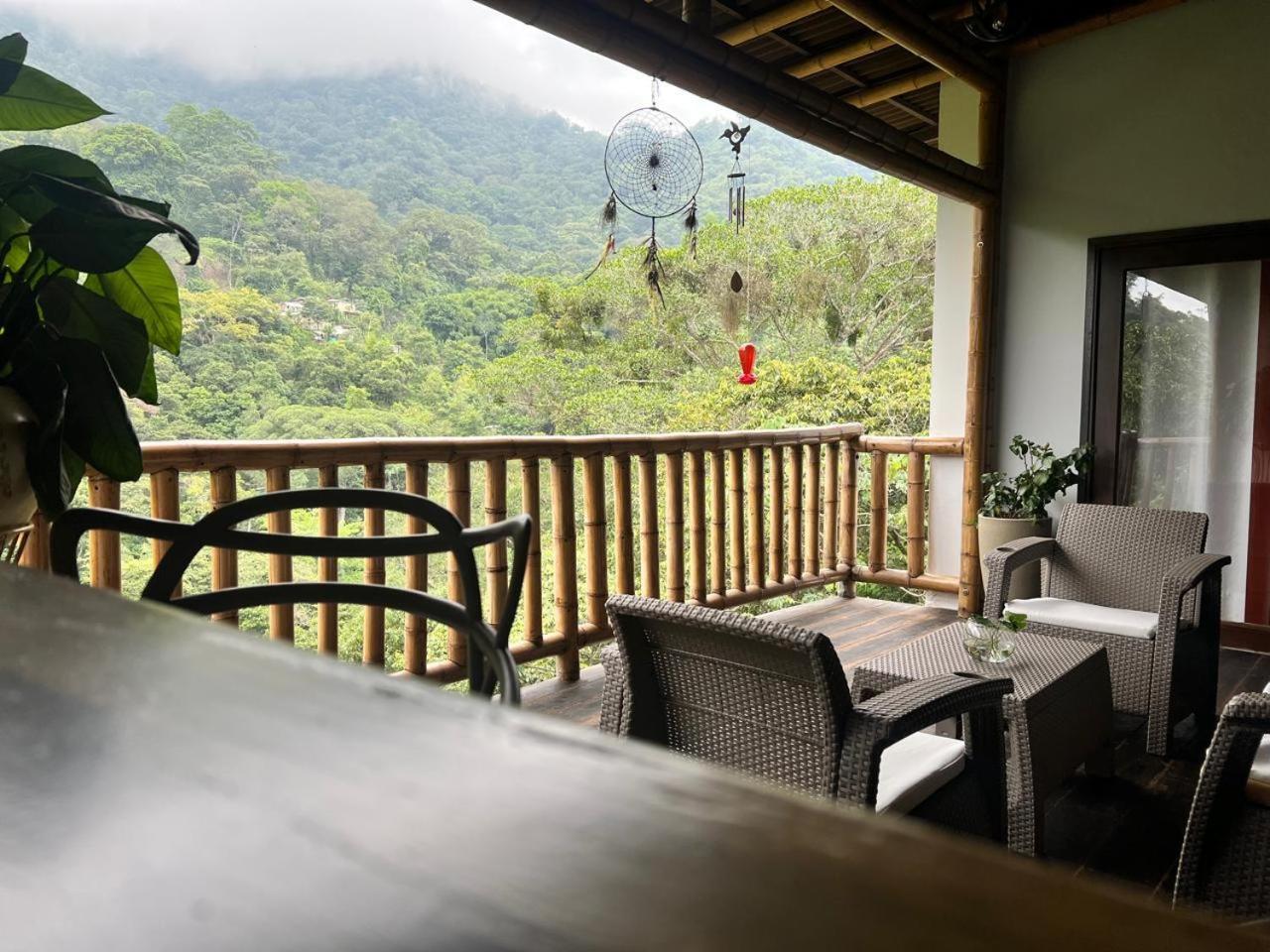 La Veranda Hotel & Restaurant Минка Экстерьер фото